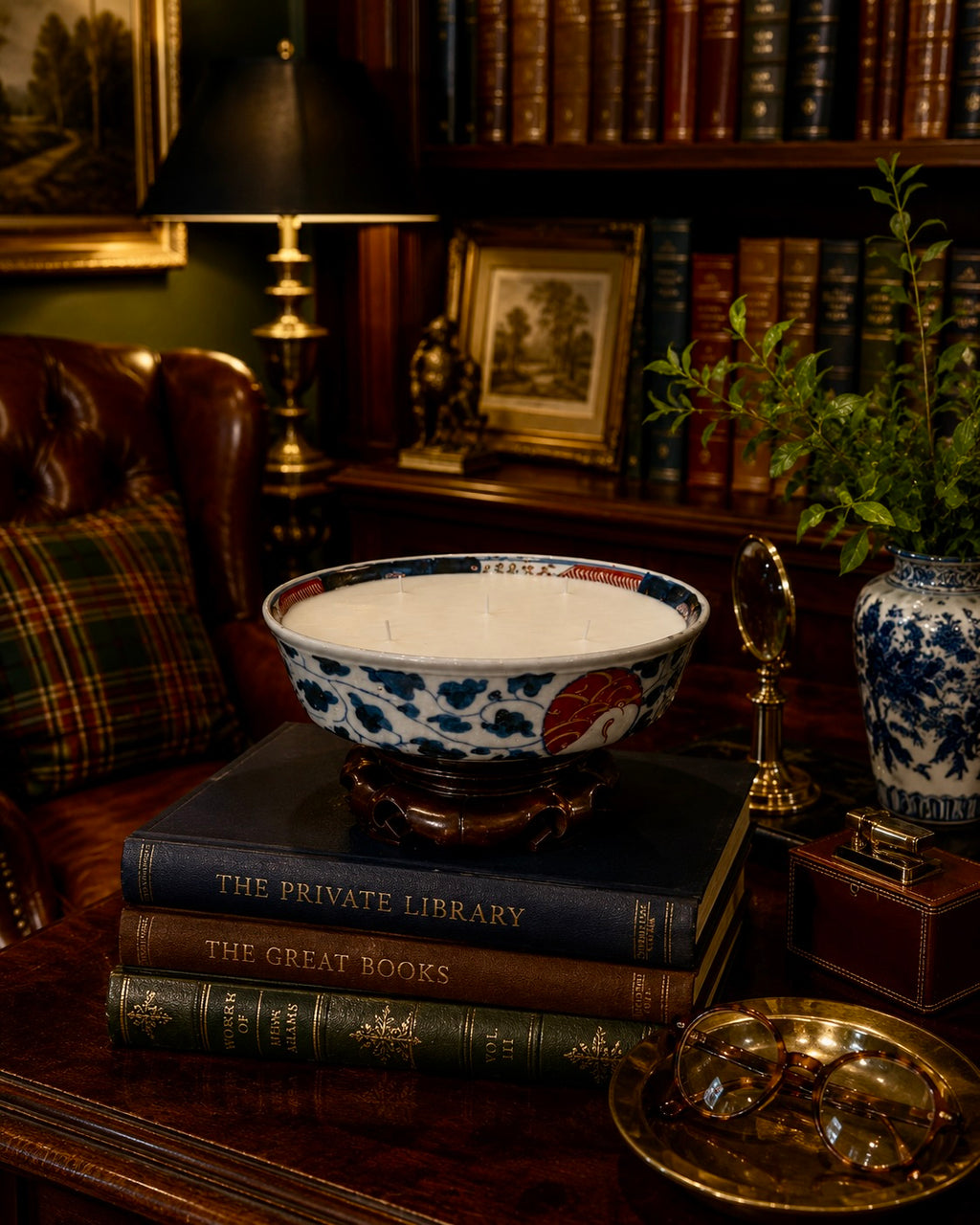 Antique Japanese Imari Porcelain Pedestal Bowl from the Early 18th Century