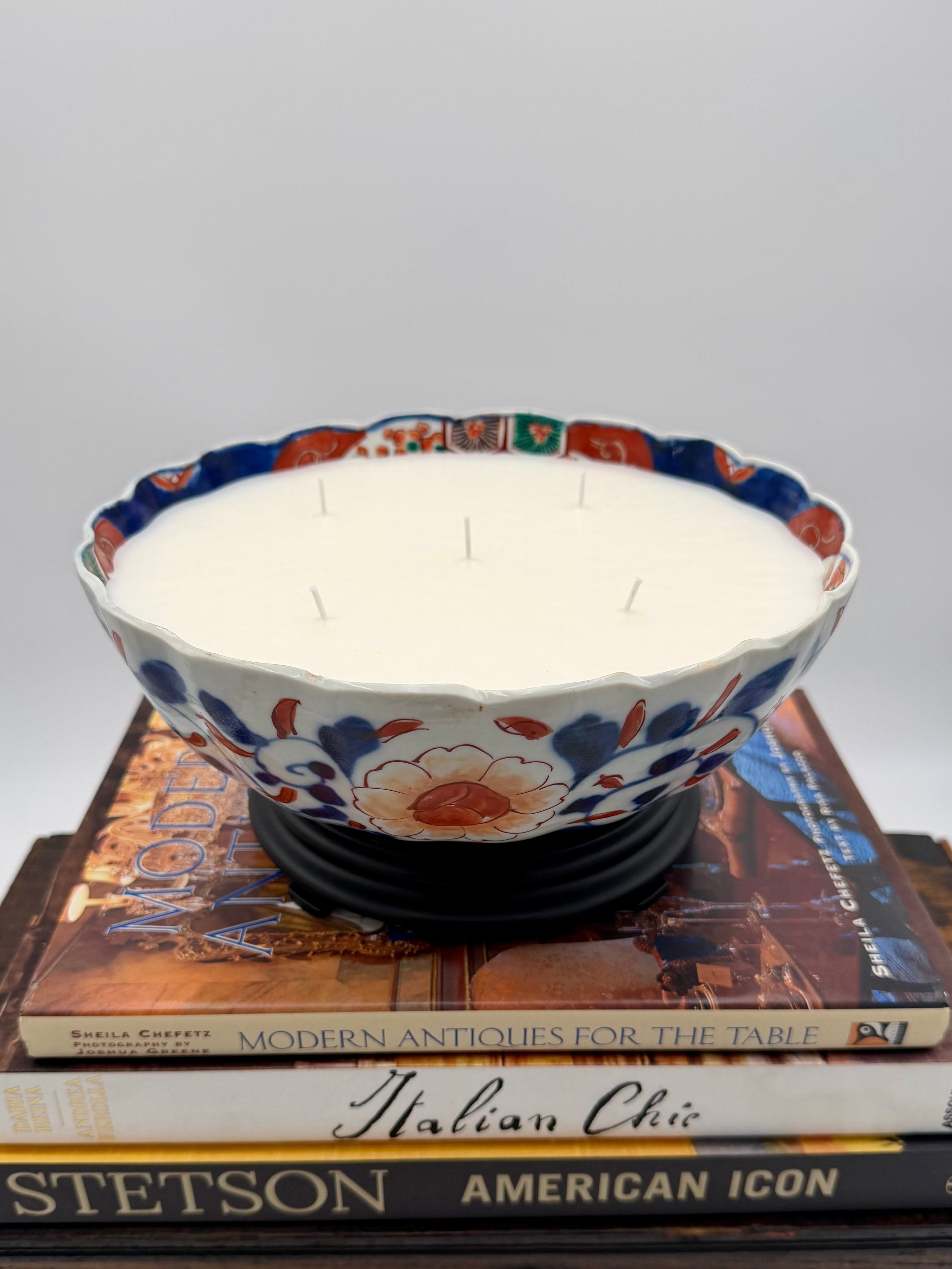 Antique Japanese Imari Bowl with Scalloped Edge