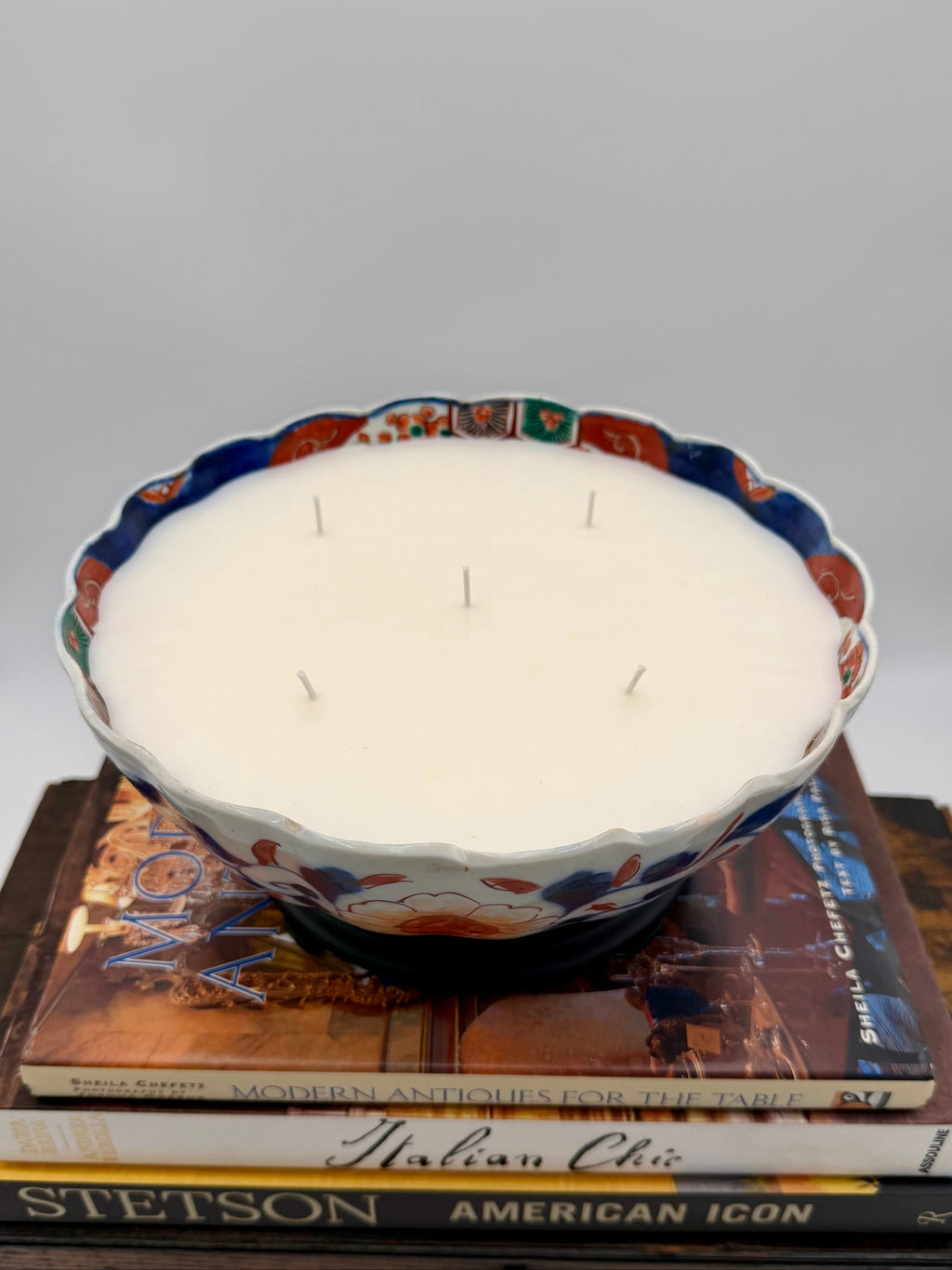 Antique Japanese Imari Bowl with Scalloped Edge