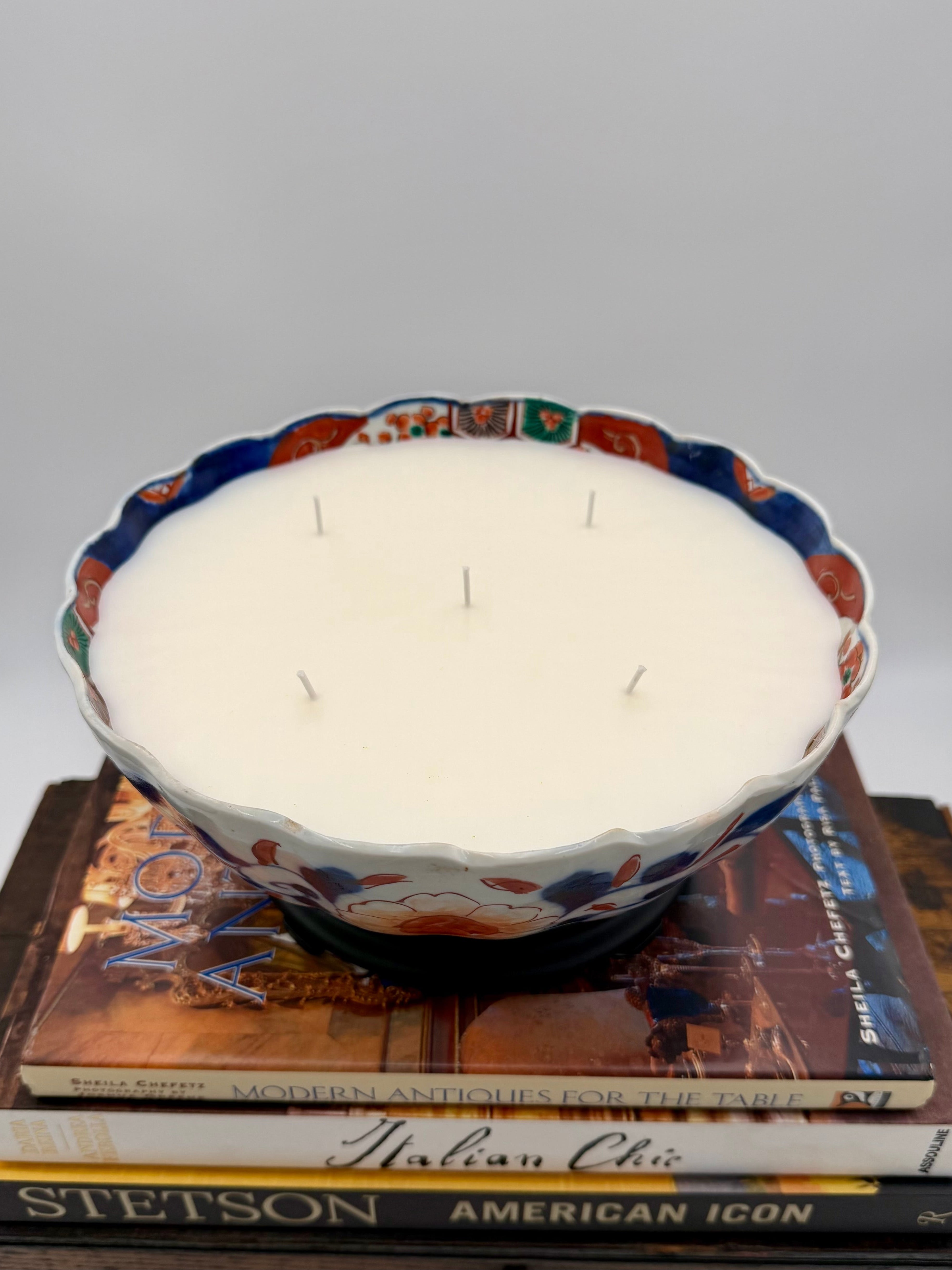 Antique Japanese Imari Bowl with Scalloped Edge