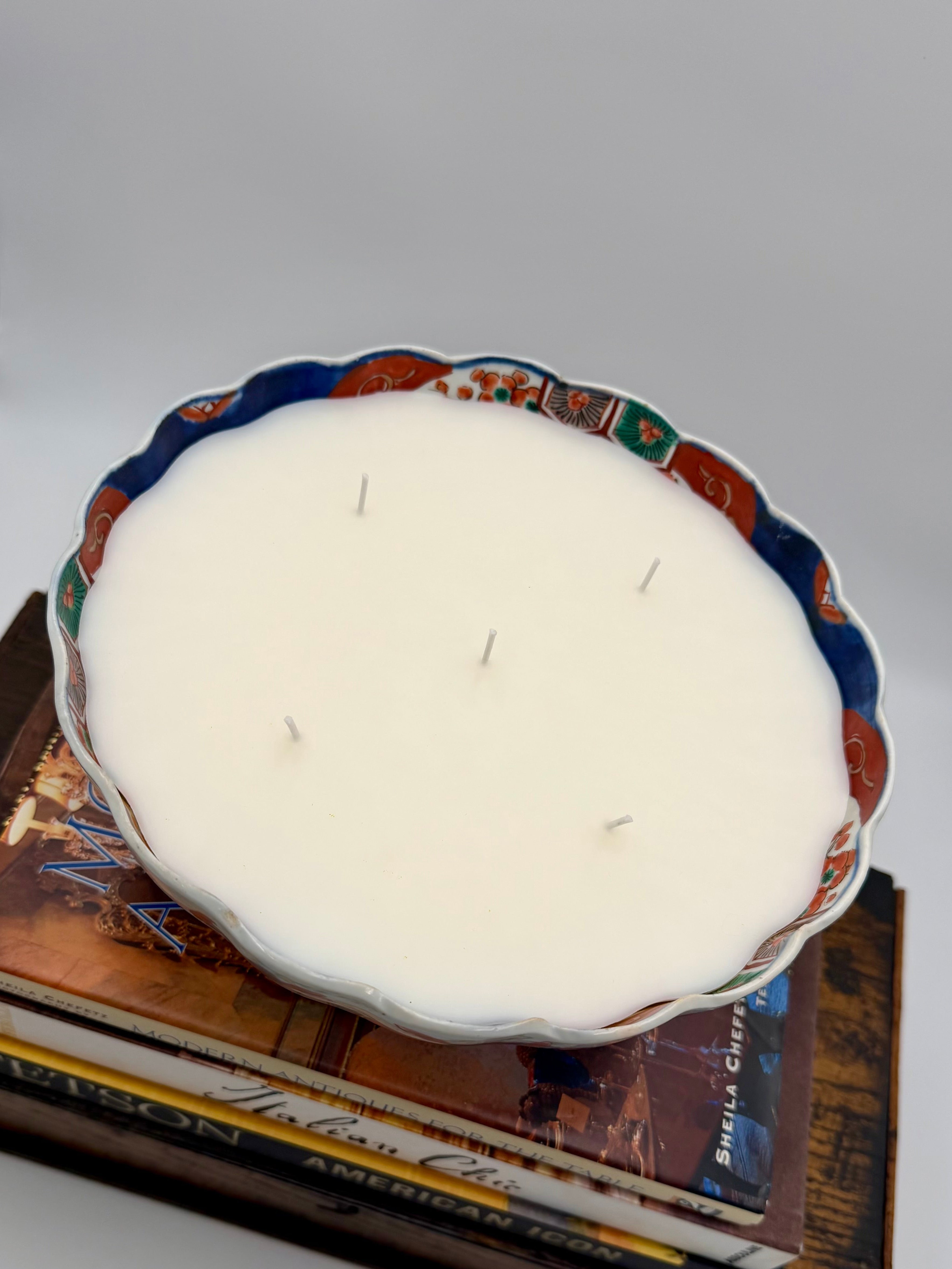 Antique Japanese Imari Bowl with Scalloped Edge