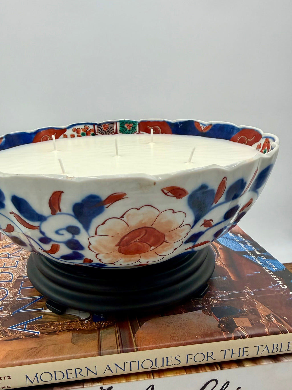 Antique Japanese Imari Bowl with Scalloped Edge