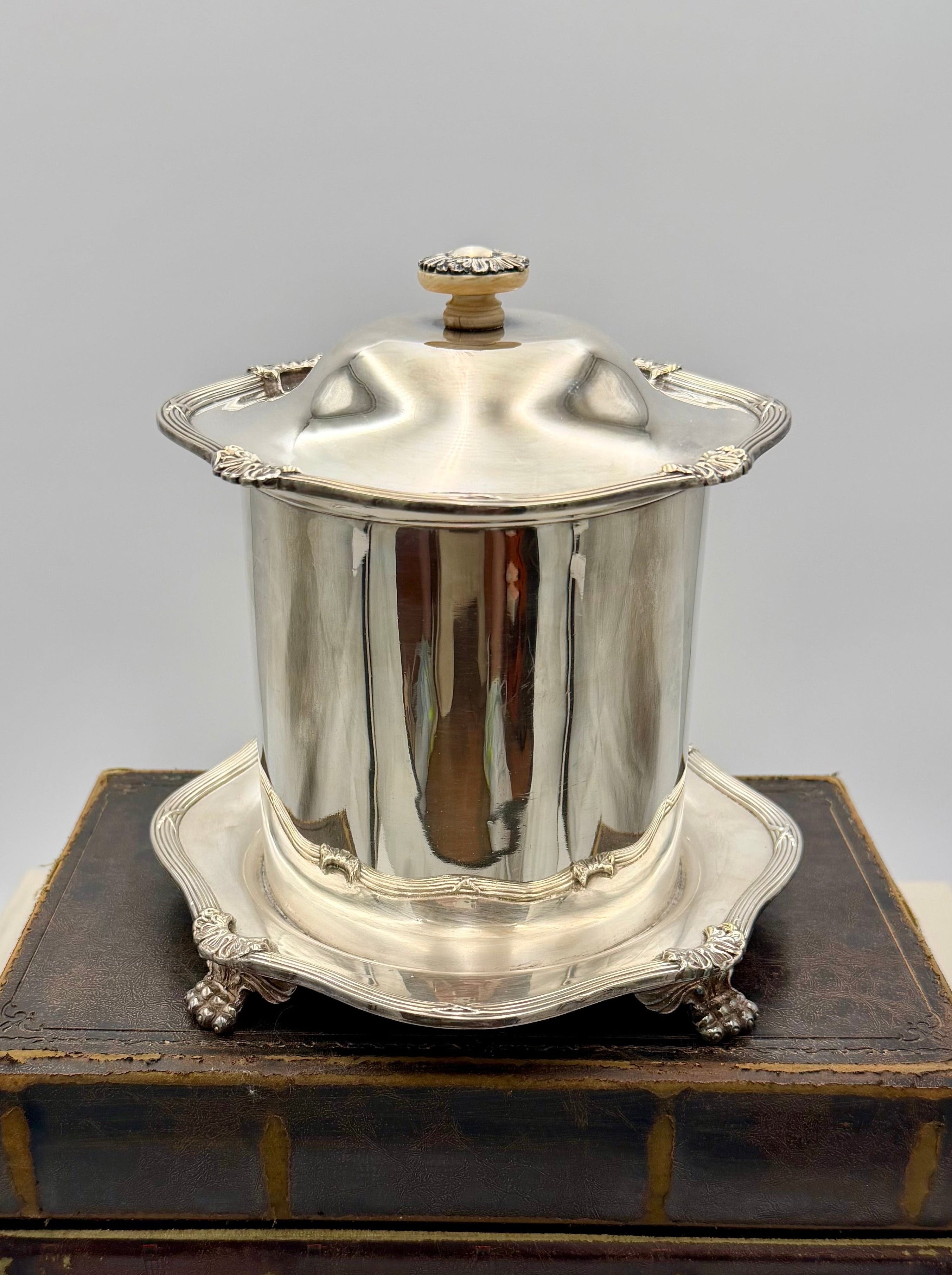 Antique Walker & Hall Sheffield England Silver-Plated Footed Biscuit Barrel