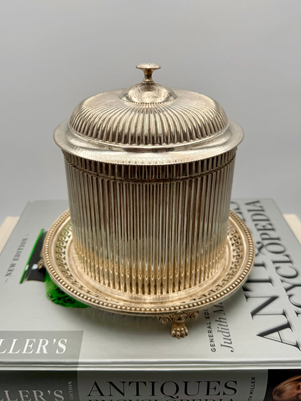 Antique Victorian Silver-Plated Biscuit Barrel of Reeded Cylindrical Form on a Pierced Circular Stand with Raised Paw Feet - Birmingham 1866 by Cartwright & Woodard