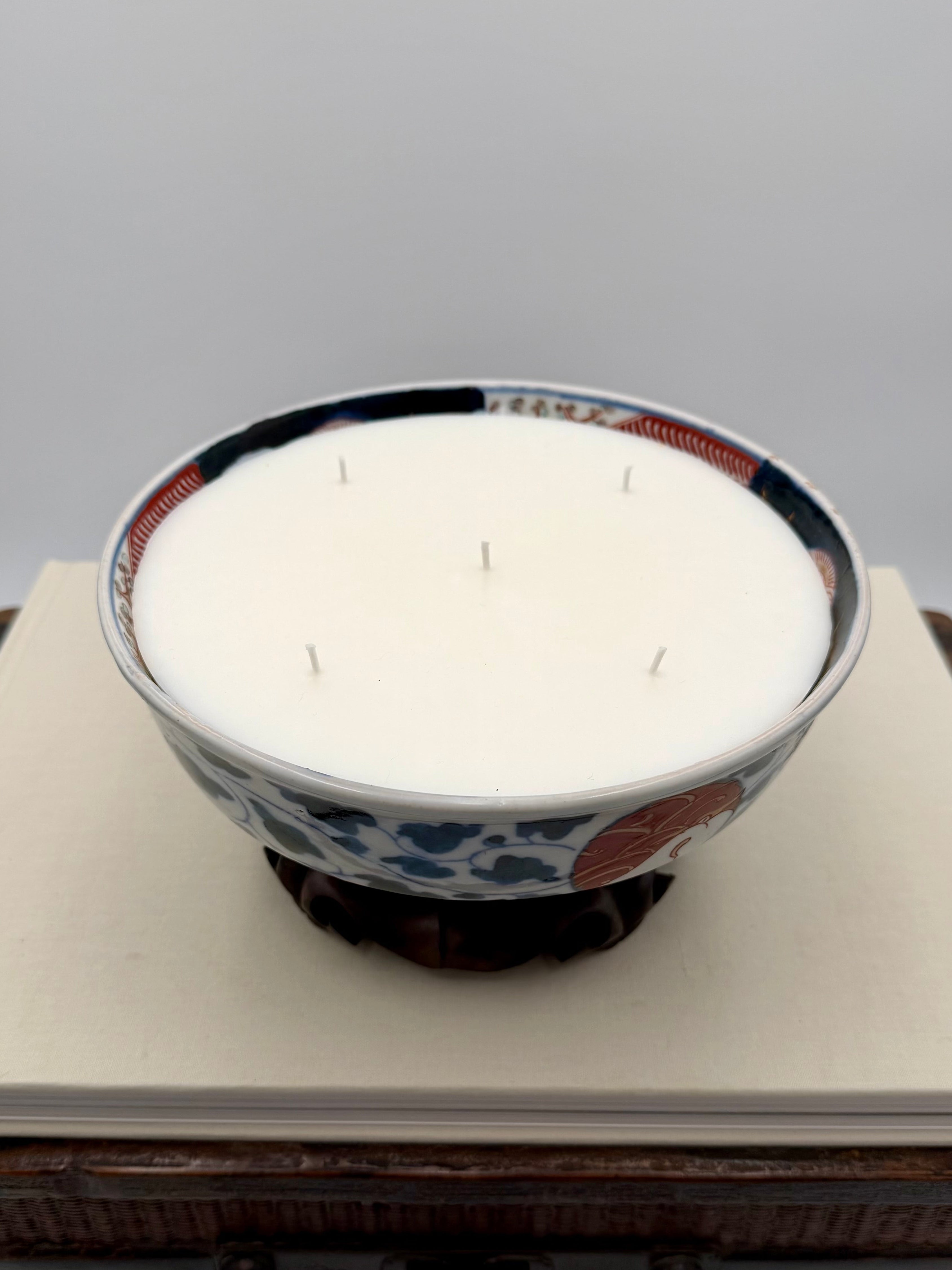 Antique Japanese Imari Porcelain Pedestal Bowl from the Early 18th Century