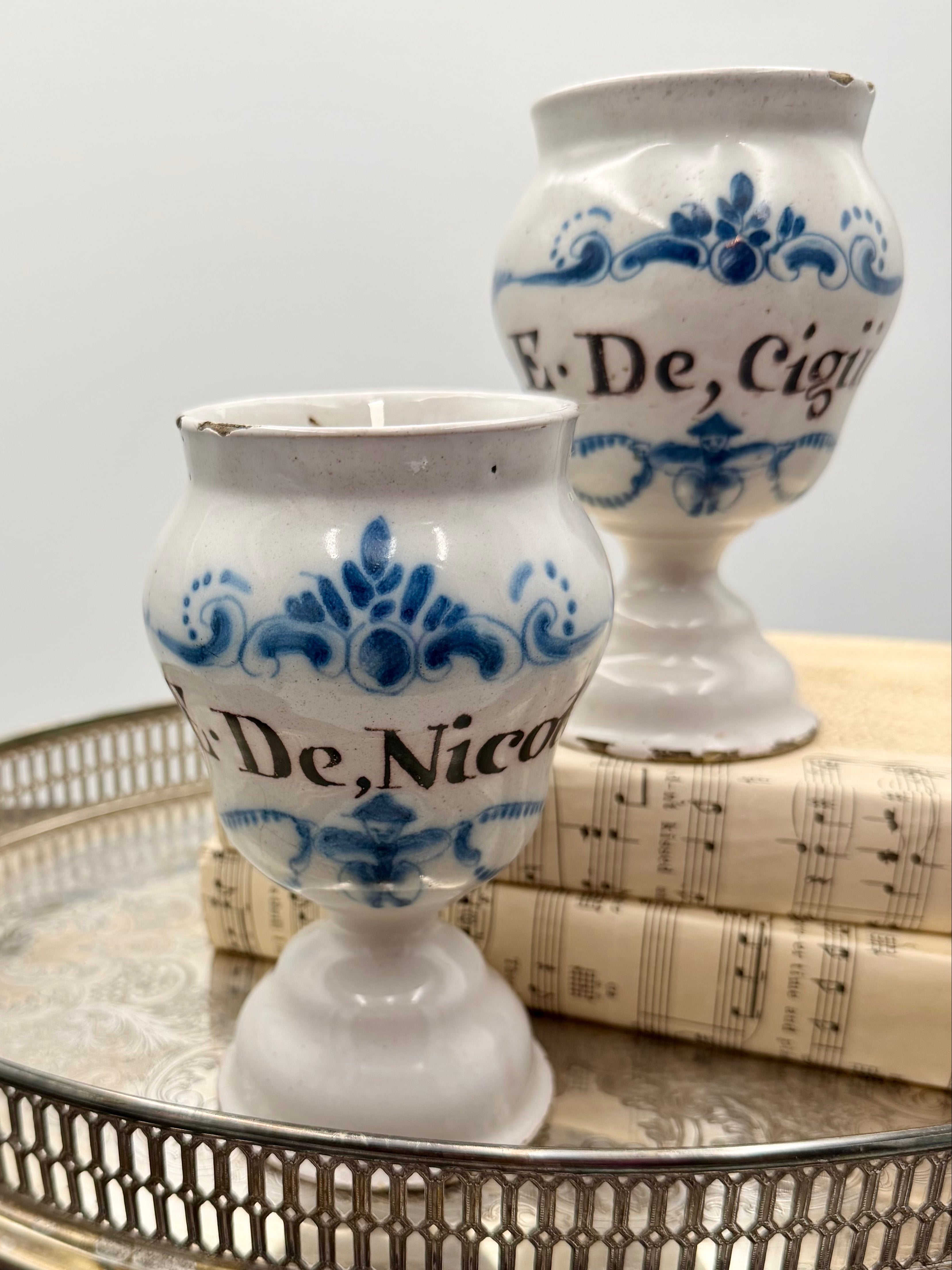 Antique French Delft Apothecary Jar from 1720 - De, Nicot