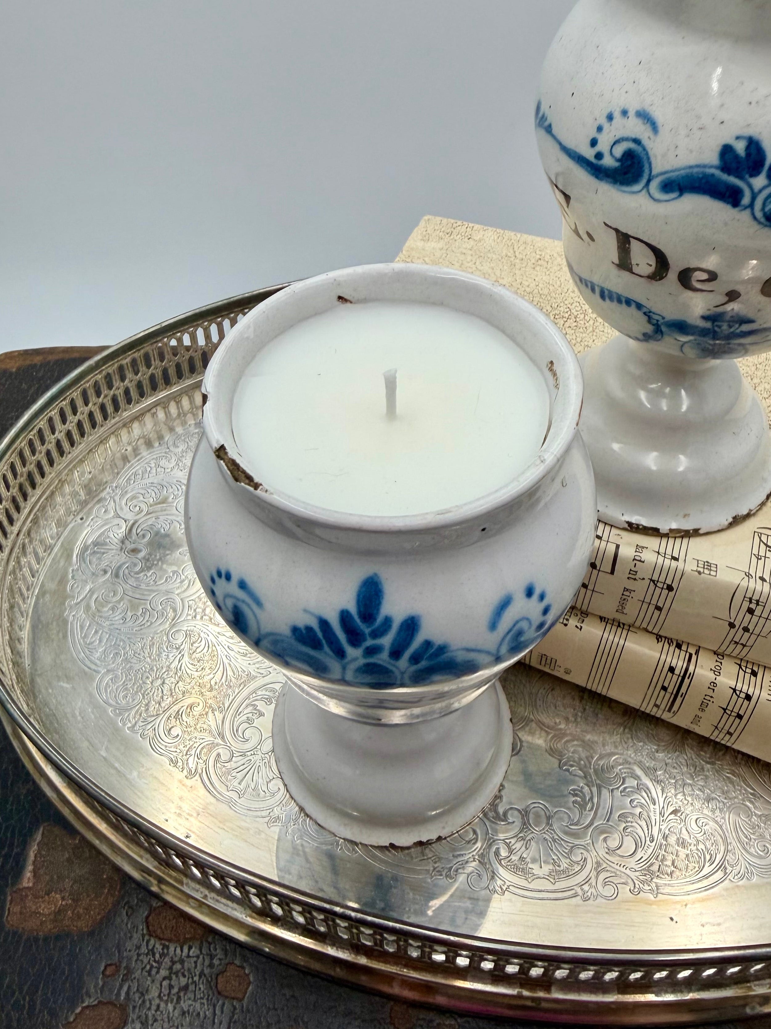 Antique French Delft Apothecary Jar from 1720 - De, Nicot