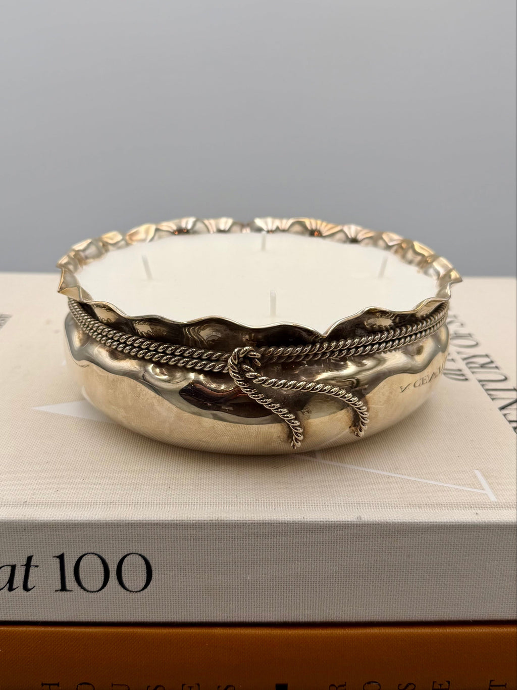 Silver-Plated Bowl with a Ruffled Edge and Twisted Rope Detail - Made in Italy