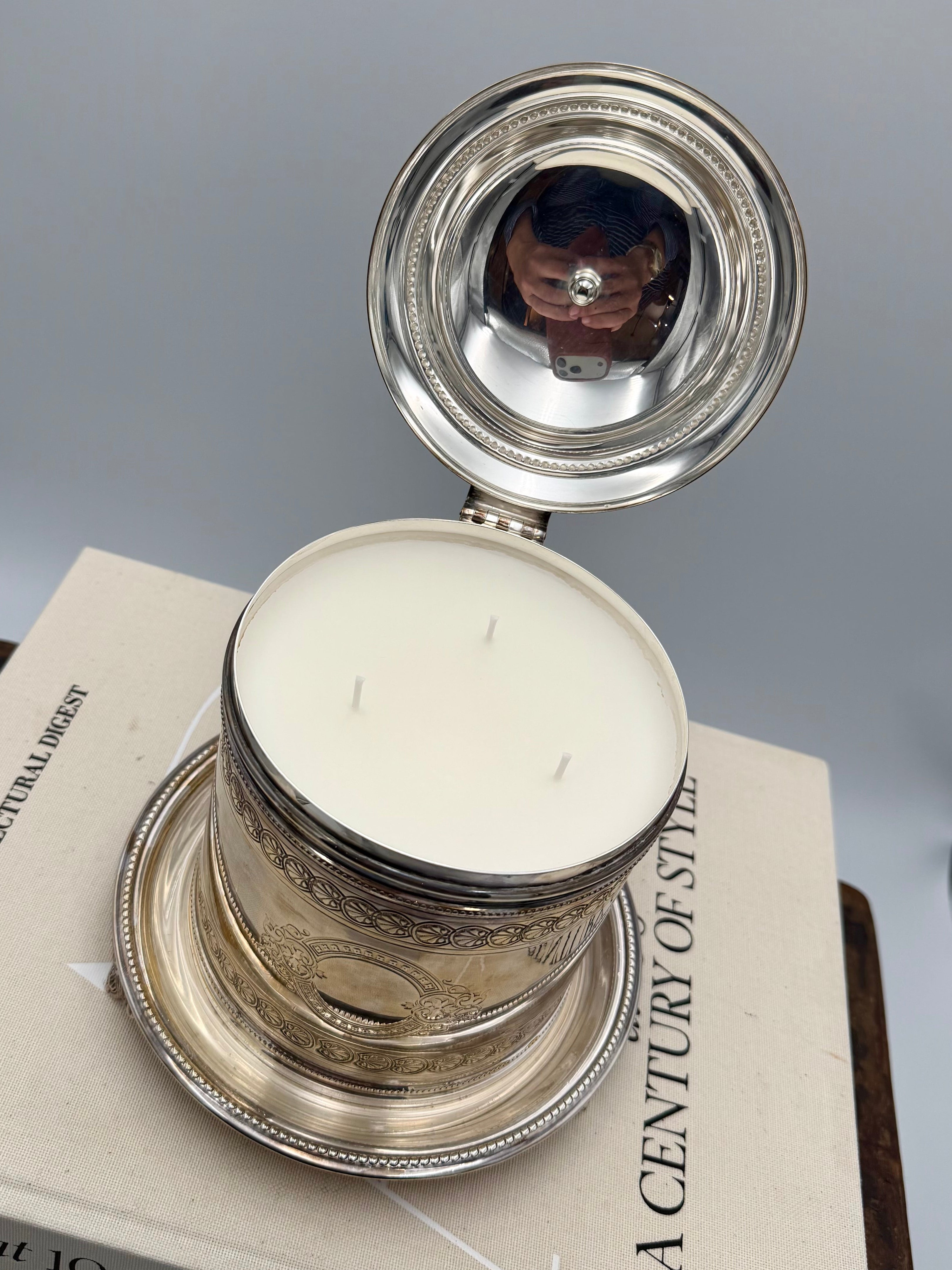 Vintage Silver-Plated Victorian Footed Biscuit Barrel with Wheat Finial in Excellent Condition